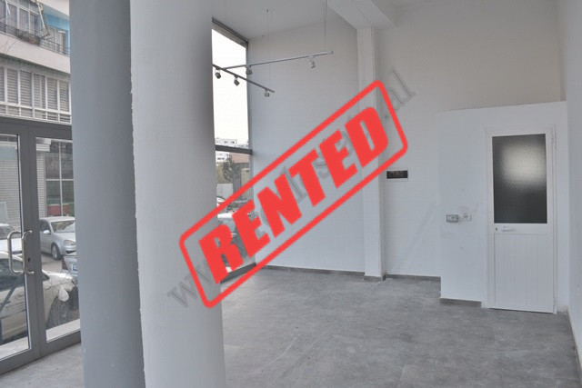 A commercial space of 35 m2 is available for rent on Astrit Losha street in Tirana.&nbsp;
The space